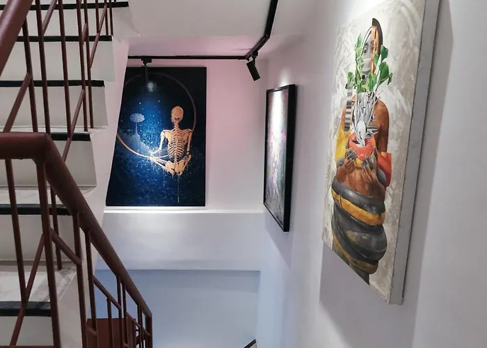 The Kin House - Poblacion Botique *